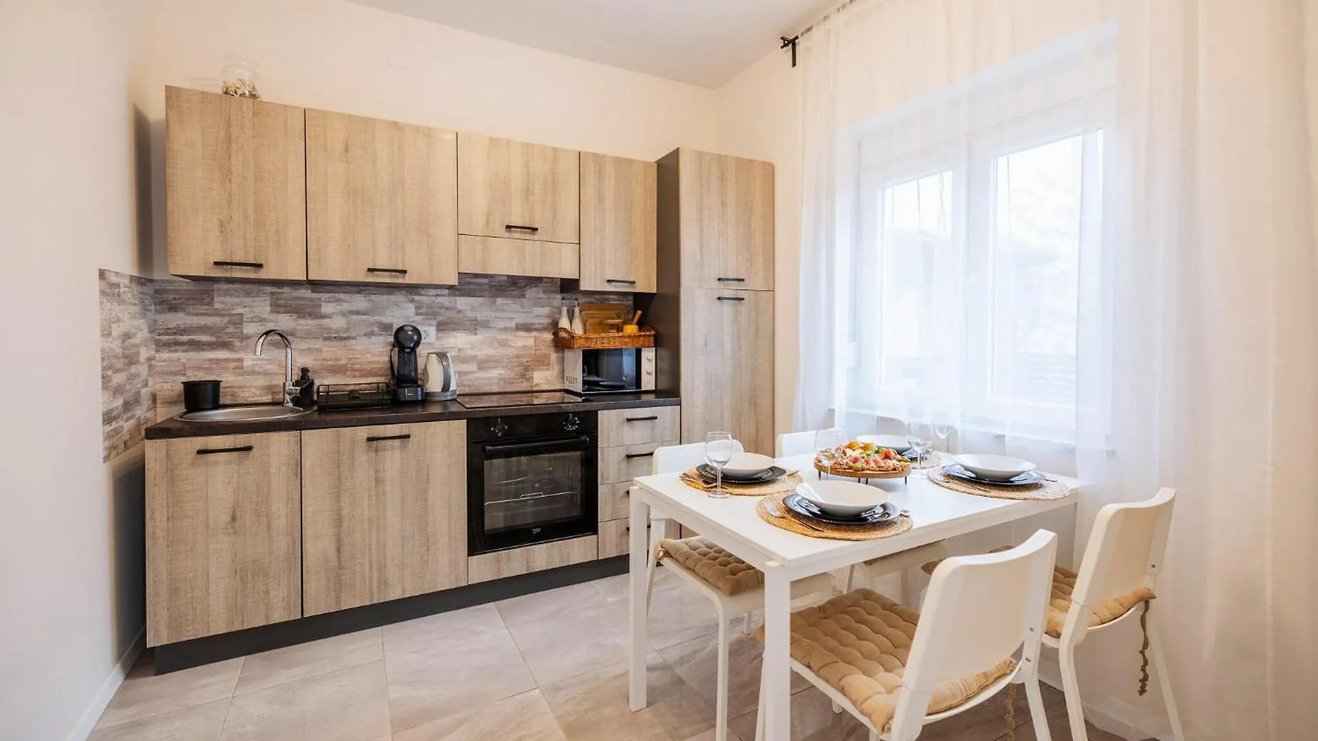 Stunning Home In Seline With Outdoor Swimming Pool
